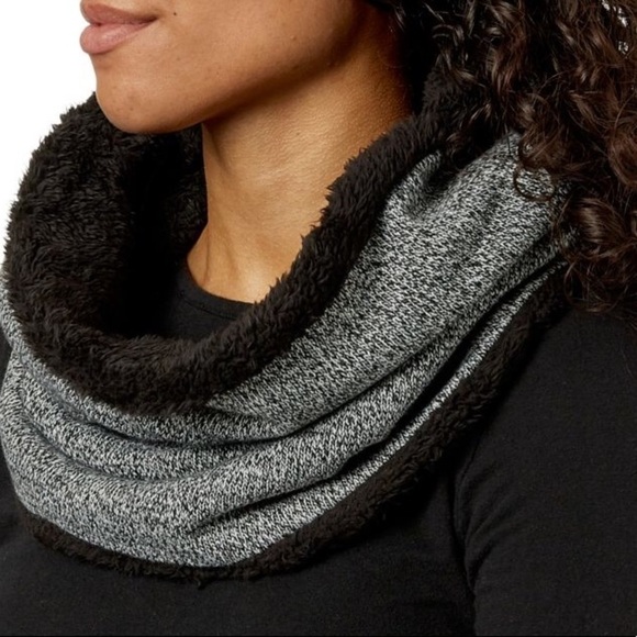 ☕️3for💲3️⃣0️⃣!Gloves and scarf set! - Picture 4 of 4